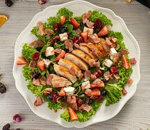 Курица под ягодным соусом