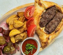 Сырная лодочка с Люля-кебаб из баранины