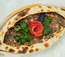 Пиде с телятиной