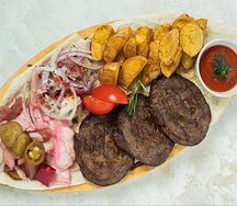 Рулет говяжий на мангале