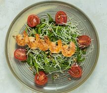 Салат из рукколы с креветками