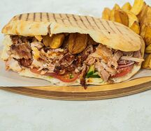 Шиш-кебаб из баранины в лепешке