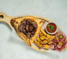 Сырная лодочка с Шиш-кебаб из баранины