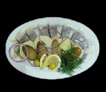 Селедочка с картофелем и огурцами