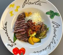 Салат с ростбифом и трюфельным маслом