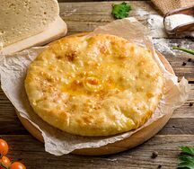Маленький Осетинский пирог с сыром Уалибах