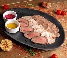 Мясная тарелка