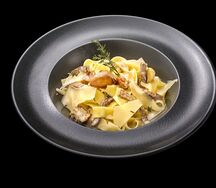 Паста с белыми грибами и языком