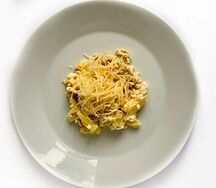 Салат с курицей и ананасами