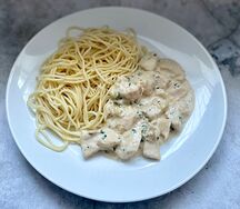 Курица в сливках с гарниром