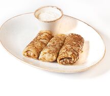 Блины с мясом и со сметаной