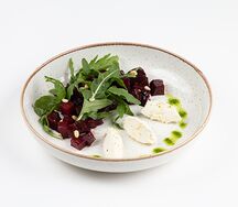 Салат со свеклой и творожным сыром