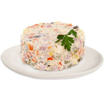 Салат Оливье с ветчиной