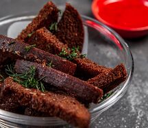 Пряные гренки с соусом