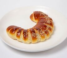 Булочка с вишней