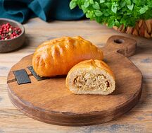 Пирожок с рисом и яйцом