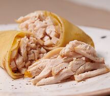 Блинчик с куриным филе и сыром