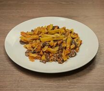 Картофель жареный с луком и грибами