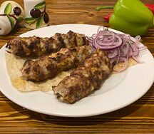 Люля-кебаб из говядины с сыром и грибами