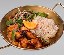 Цыпленок по-тайски в апельсиновом соусе с рисом