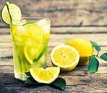 Лимонад собственного приготовления)