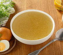 Куриный бульон с яйцом