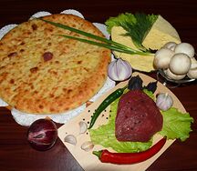 Осетинский пирог с говядиной, сыром и грибами