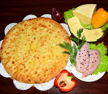 Осетинский пирог с индейкой, сыром и болгарским перцем