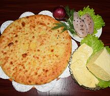 Осетинский пирог с индейкой и сыром
