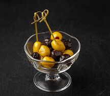 Маслины с лимоном