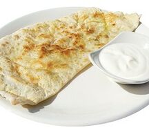 Кутаб с сулугуни
