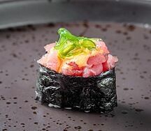 Гунканы с тунцом