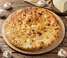 Осетинский пирог с картофелем, сыром и грибами