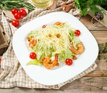 Салат цезарь с креветками