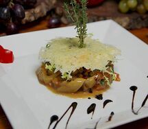Тёплый салат с говяжьей вырезкой