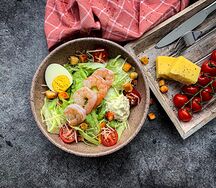 Салат Цезарь с креветкой