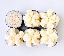 Мини-ролл с копченной курицей и сливочным сыром