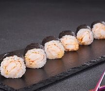 Мини-ролл с острой тигровой креветкой