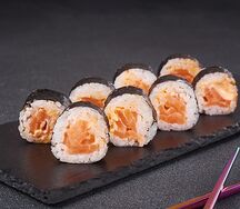 Ролл Острый с лососем