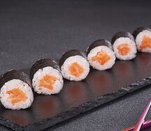 Мини-ролл с лососем