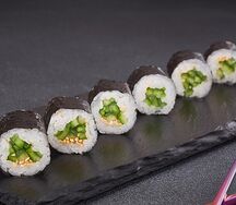 Мини-ролл с огурцом