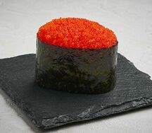 Суши с икрой масаго