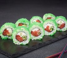 Ролл Филадельфия в икре грин