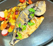 Дорадо с овощами гриль