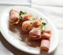 Рулетики с муссом из лосося