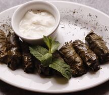 Долма с винoградными листьями