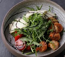 Руккола с креветками