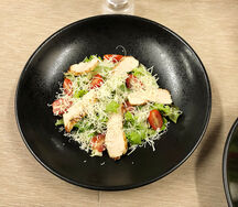 Цезарь с куриным филе