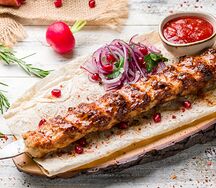 Люля-кебаб из курицы на углях