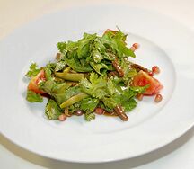 Теплый салат с ягненком